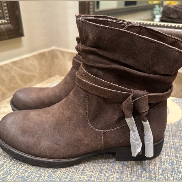 BORN NIB Brown KENYA Boots Leather Dark Brown (Castagno) Size 9.5M Distressed - Picture 10 of 14